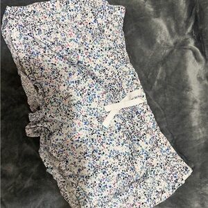 Amazon Essentials Floral Cotton Sleep Shorts in White with Blue and Pink Print